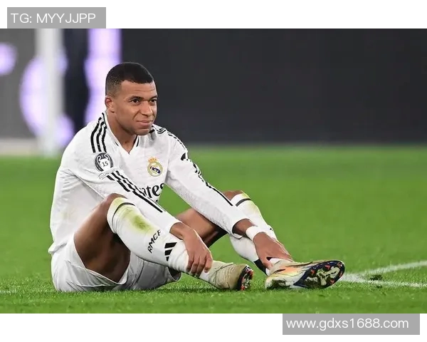 足球明星搞笑瞬间合集男士版曝光引发网友热议与欢笑 足球明星搞笑瞬间合集男士版曝光引发网友热议与欢笑