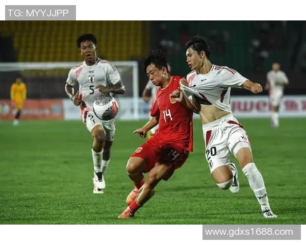 银白色头发的足球明星们如何在赛场上展现独特魅力与风采